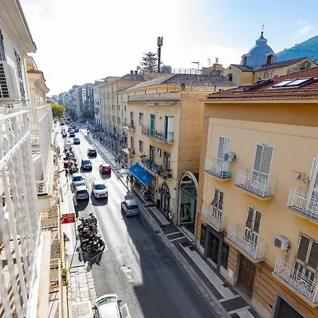 Luxury Vitruvio 55 Apartment Formia