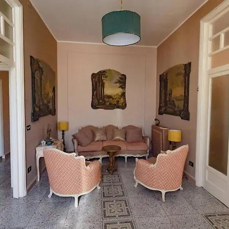 Luxury Vitruvio 55 פורמיה
