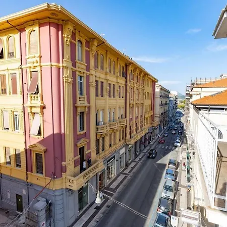 Luxury Vitruvio 55 *